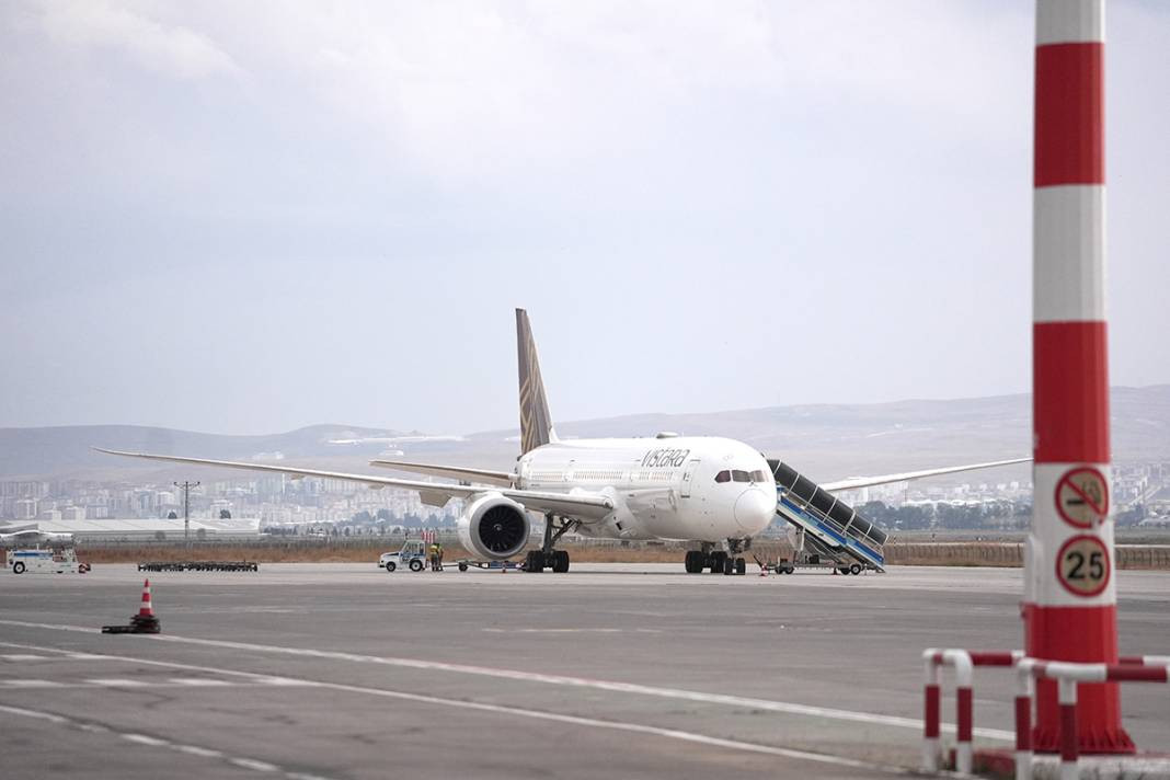 Erzurum’da zorunlu iniş yapan uçak, Hindistan’a döndü - Resim: 3